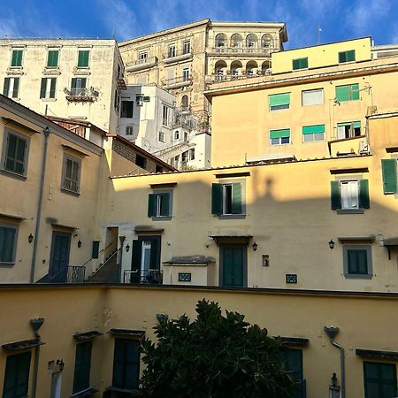 נאפולי Martiri Boutique Apartment מראה חיצוני תמונה