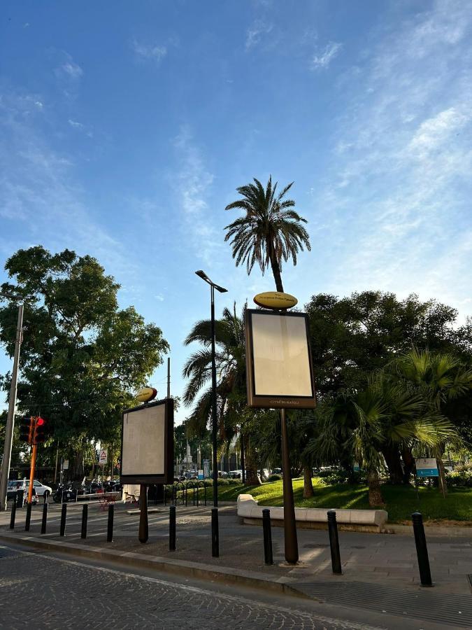 נאפולי Martiri Boutique Apartment מראה חיצוני תמונה